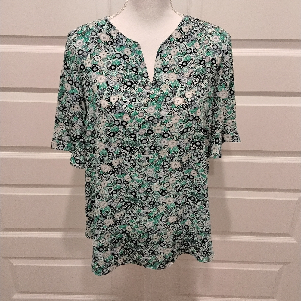 BUNDLE 4 For $10 - Floral Print Top